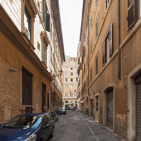 Quiet And Classic On Two Floors, By Trevi Fountain - FromhometoRom Exteriör bild