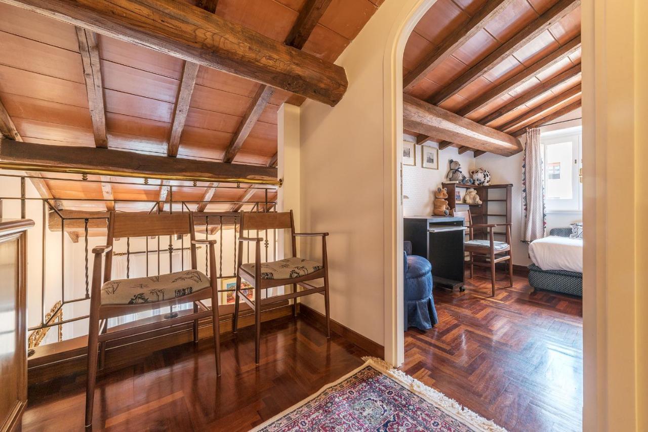 Quiet And Classic On Two Floors, By Trevi Fountain - FromhometoRom Exteriör bild