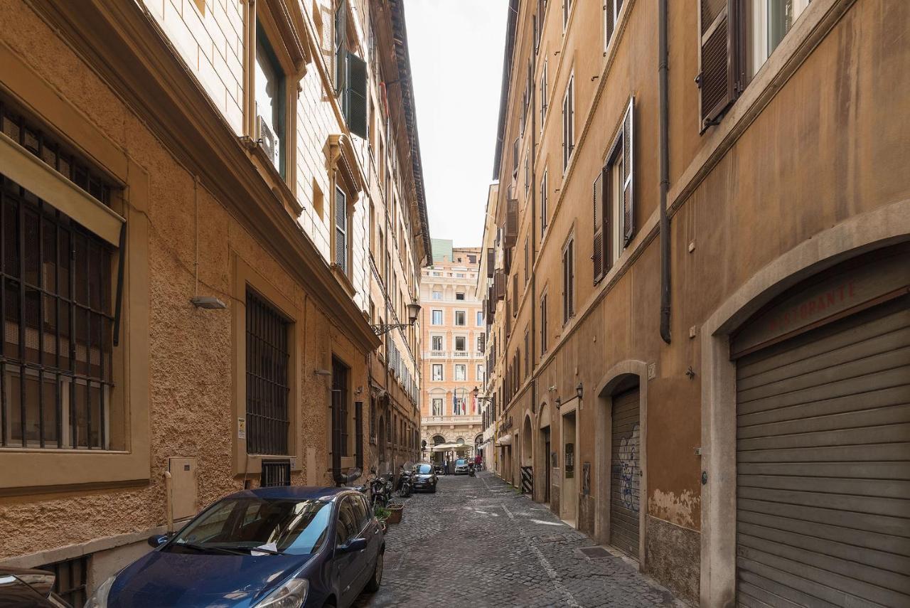 Quiet And Classic On Two Floors, By Trevi Fountain - FromhometoRom Exteriör bild