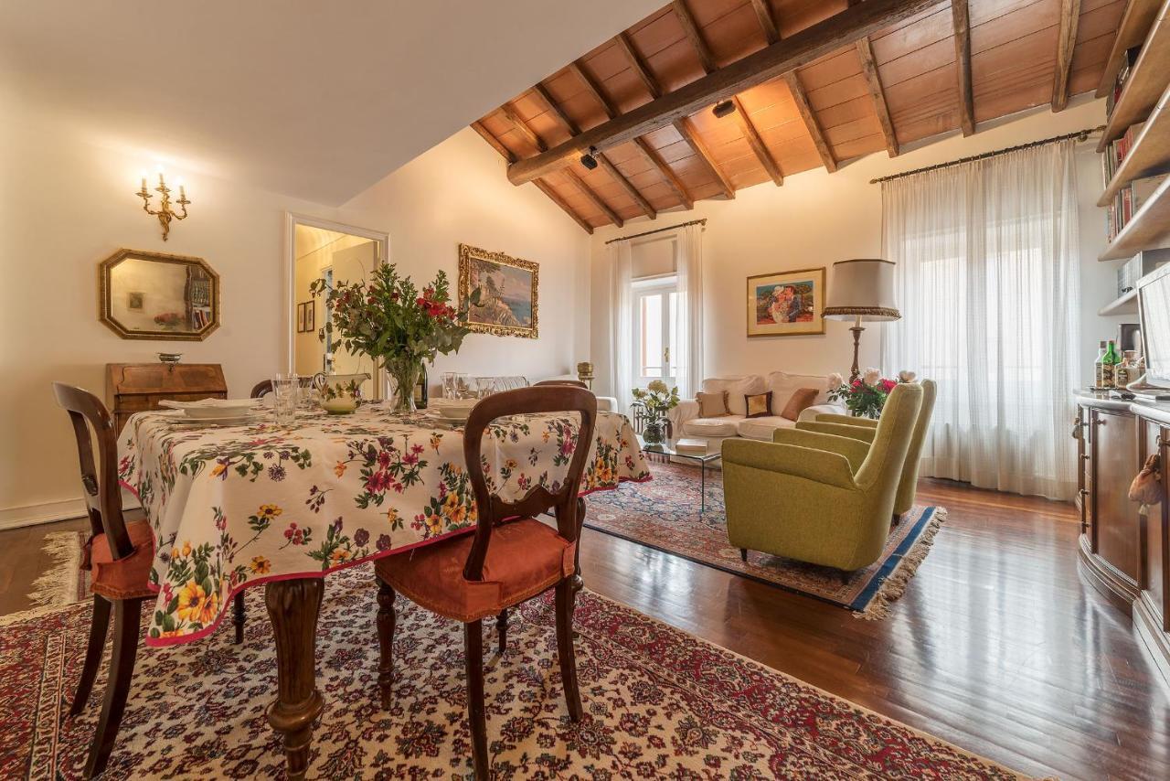 Quiet And Classic On Two Floors, By Trevi Fountain - FromhometoRom Exteriör bild
