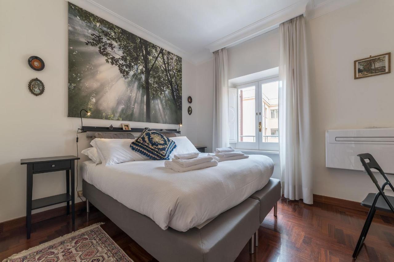 Quiet And Classic On Two Floors, By Trevi Fountain - FromhometoRom Exteriör bild