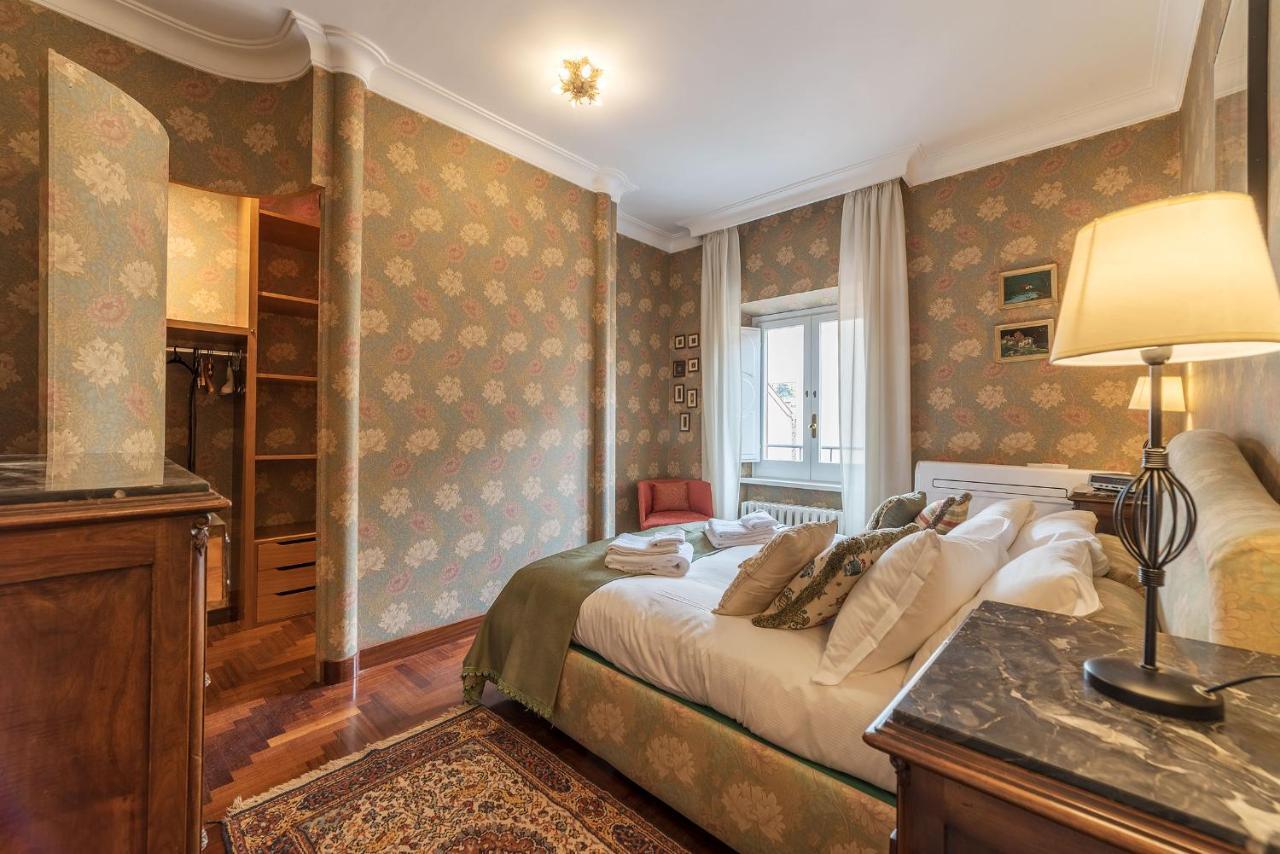 Quiet And Classic On Two Floors, By Trevi Fountain - FromhometoRom Exteriör bild